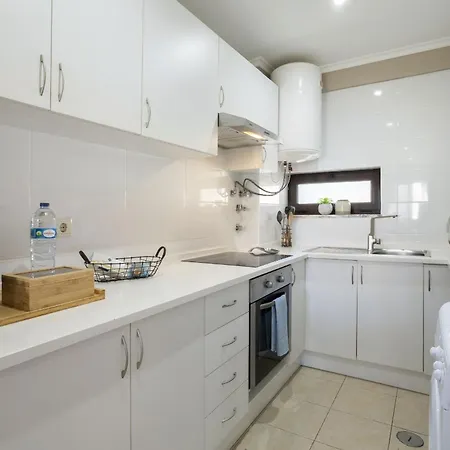 아파트 Retreat - 2br With Terrace & Ac