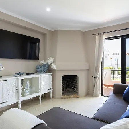 Retreat - 2br With Terrace & Ac 아파트 *