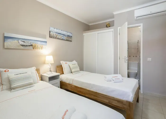 Retreat - 2br With Terrace & Ac 아파트 *